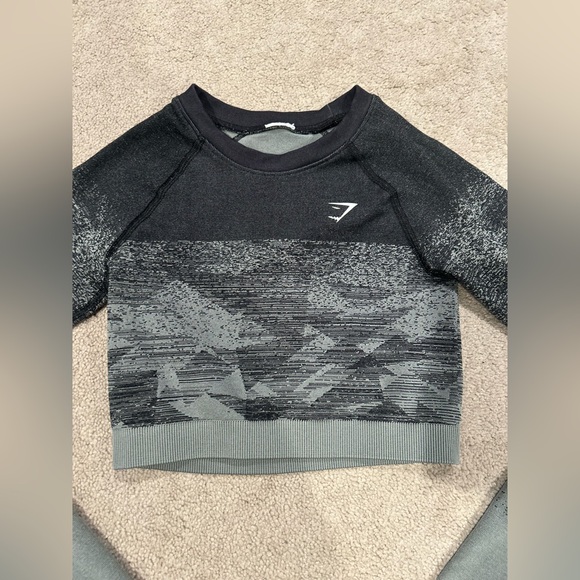 Gymshark Adapt Ombre Seamless Crop Top in Gray and Black, Size XS - Picture 4 of 8